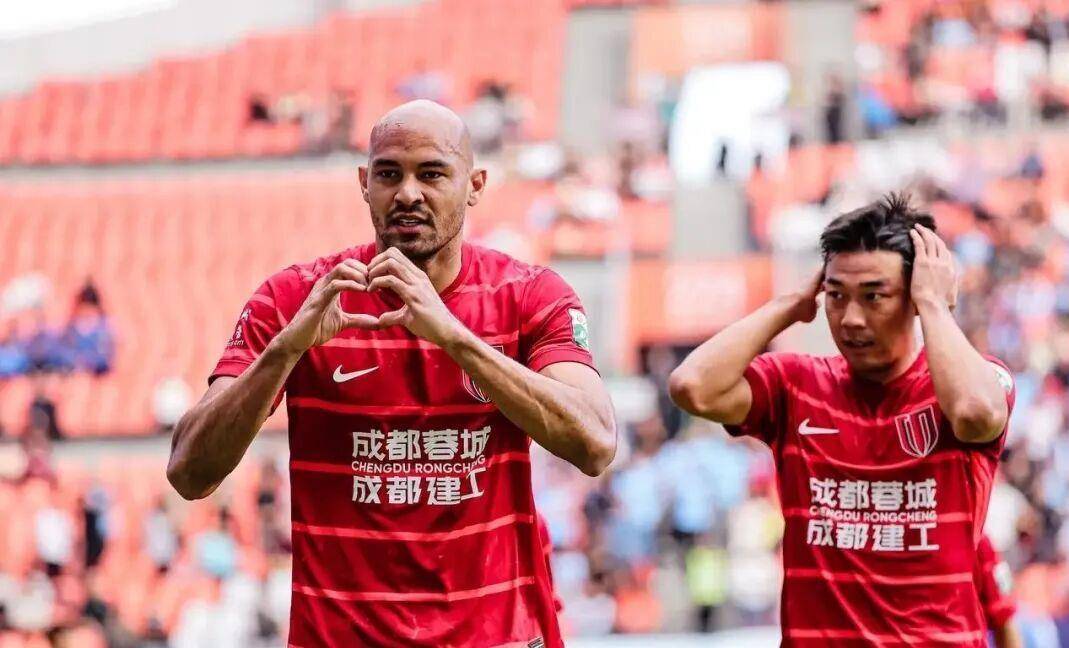 九游在线入口 -全明星赛倒计时，上海海港今夜单刀错失，细节引发关注，气氛紧张，赛程密集仍需轮换的简单介绍